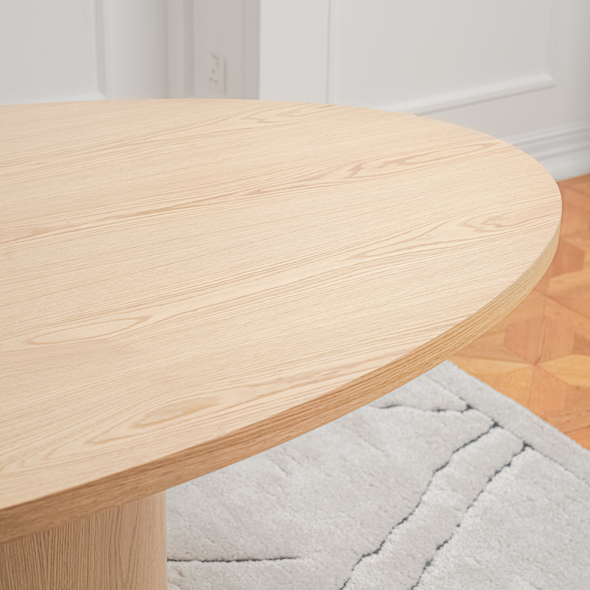 Pine 6-Seater Dining Table - Wood